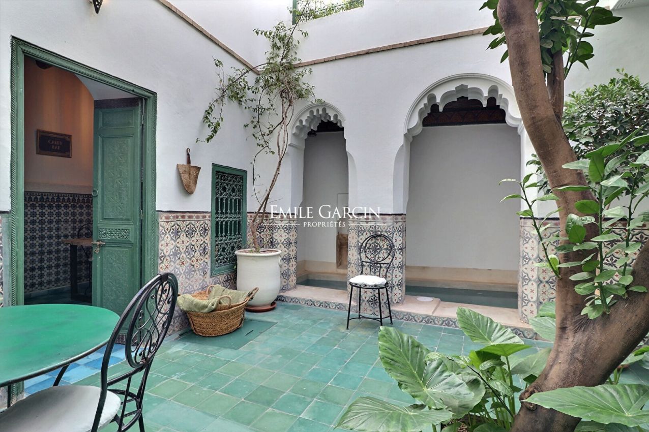À vendre riad au quartier Riad Laarouss à Marrakech - Emile Garcin Maroc - Image 2