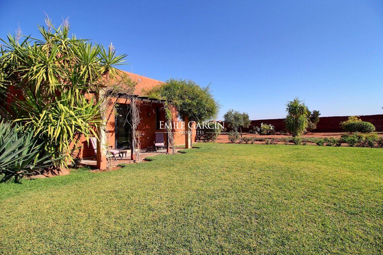 À vendre propriété contemporaine sur la route d'Amizmiz à Marrakech - Emile Garcin Maroc - Image 14