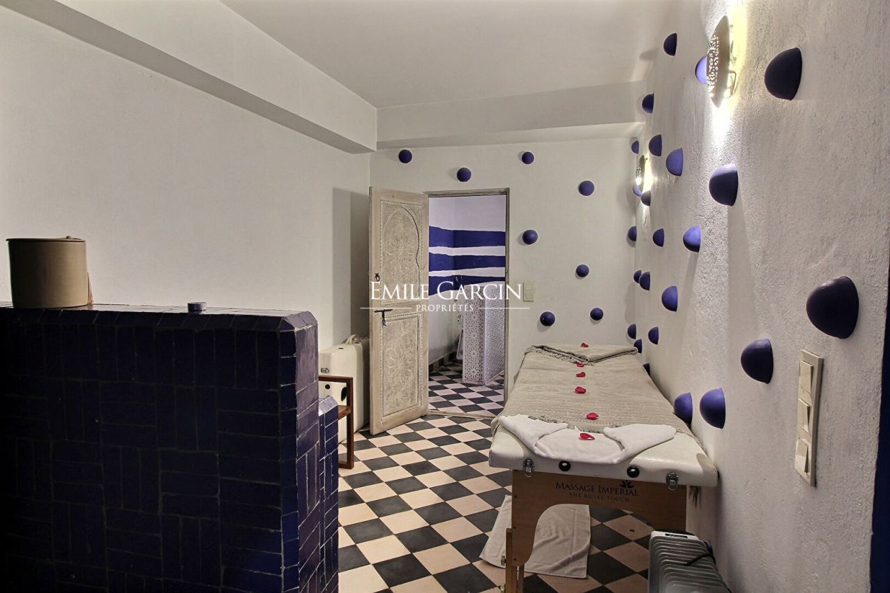 À vendre Riad d'exception idéalement situé dans le quartier de Sidi Mimoune à Marrakech - Emile Garcin Maroc - Image 11