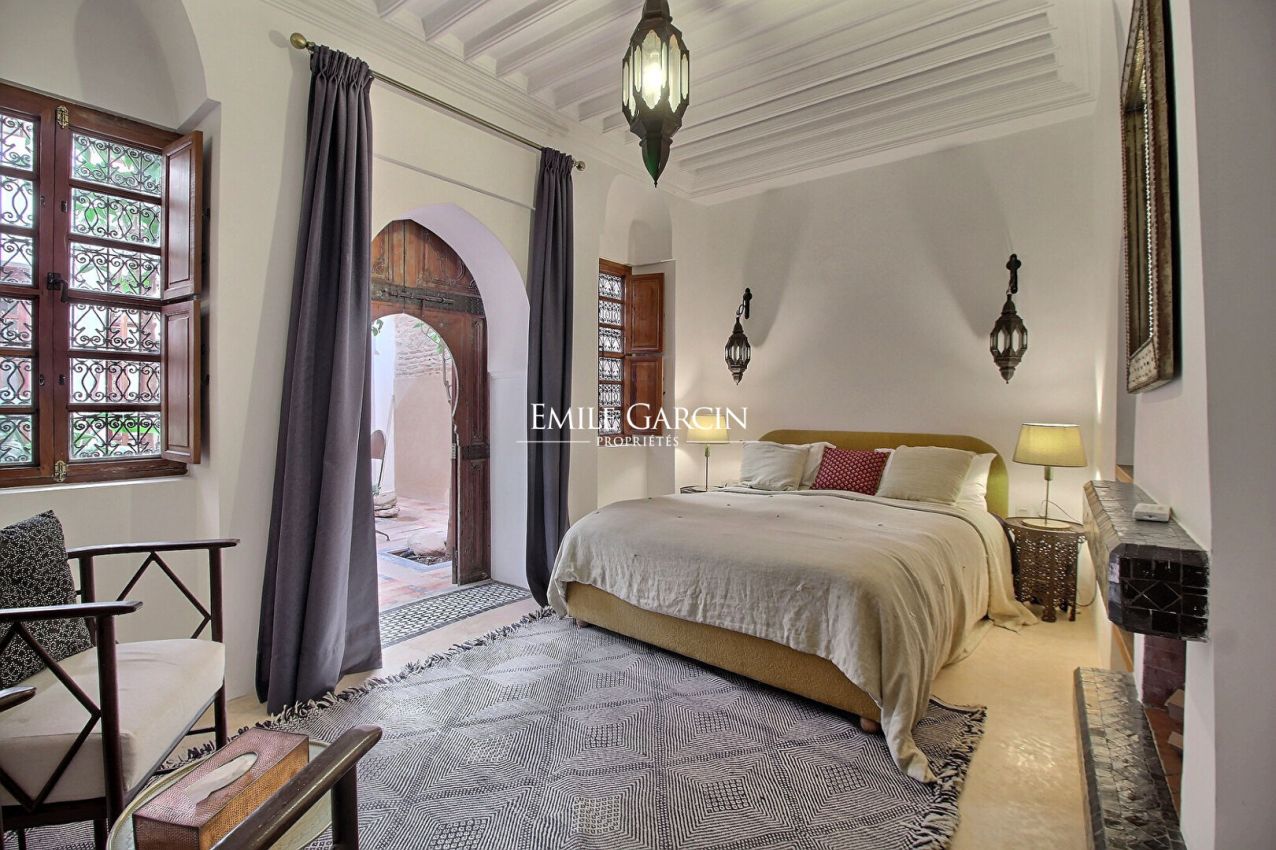 À vendre Riad d'exception au quartier Dar El Bacha à Marrakech - Emile Garcin Maroc - Image 7