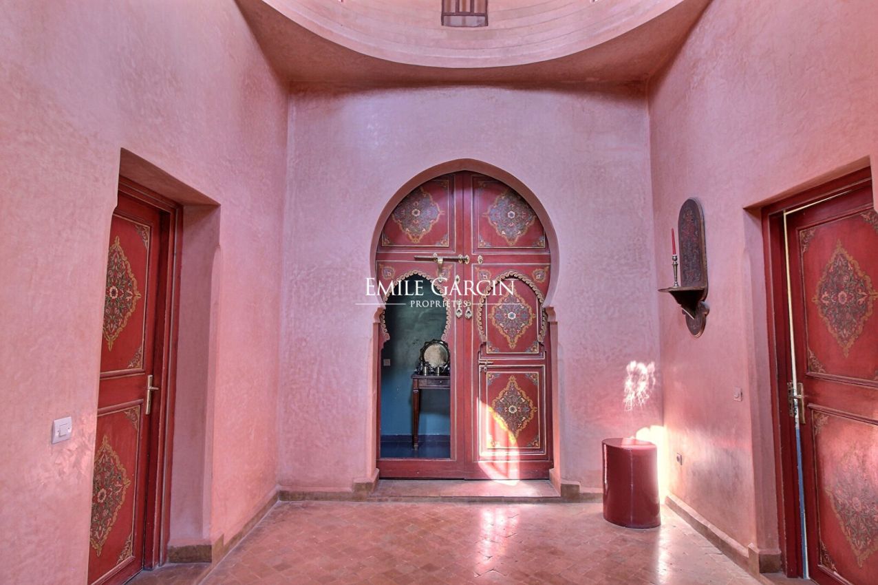 À vendre villa dans le triangle d'or de la palmeraie à Marrakech - Emile Garcin Maroc - Image 2