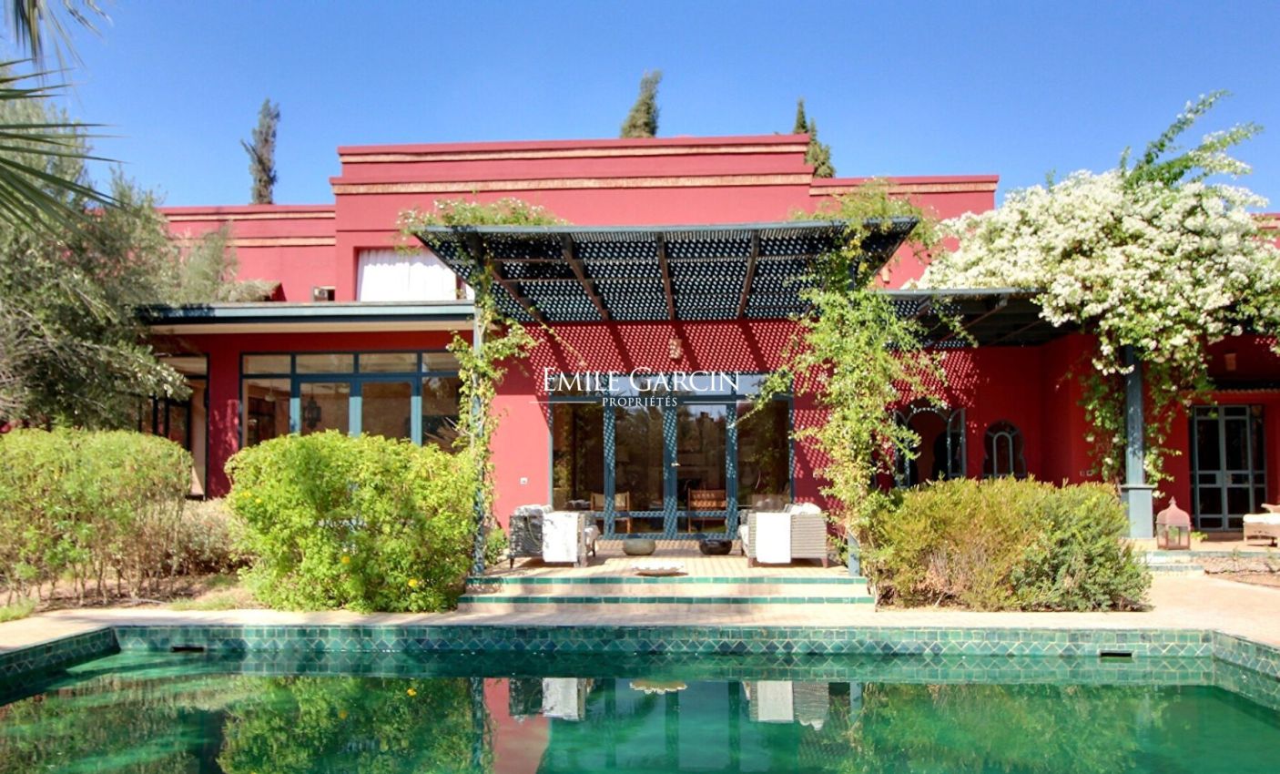 À vendre villa dans le triangle d'or de la palmeraie à Marrakech - Emile Garcin Maroc - Image 1