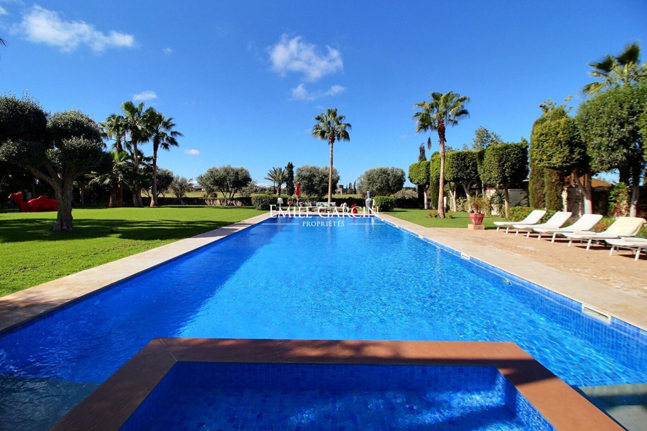 À vendre villa dans un domaine golfique à Marrakech - Emile Garcin Maroc - Image 1