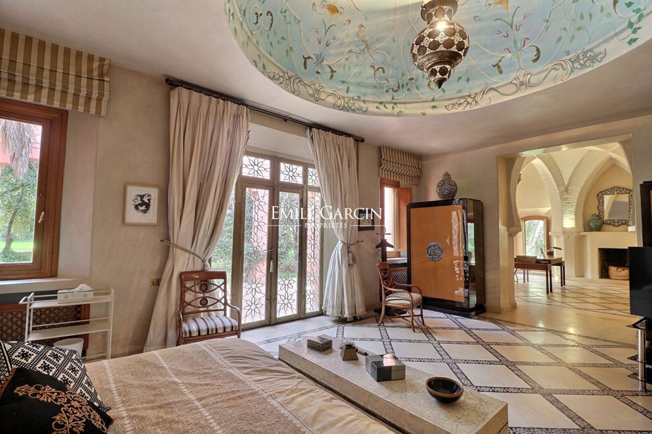 Unique, villa au coeur du triangle d'or de la Palmeraie à Marrakech - Emile Garcin Maroc - Image 9