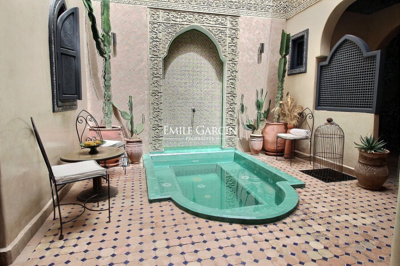 À vendre maison d'hôtes dans le quartier de la Kasbah à Marrakech - Emile Garcin Maroc - Image 1