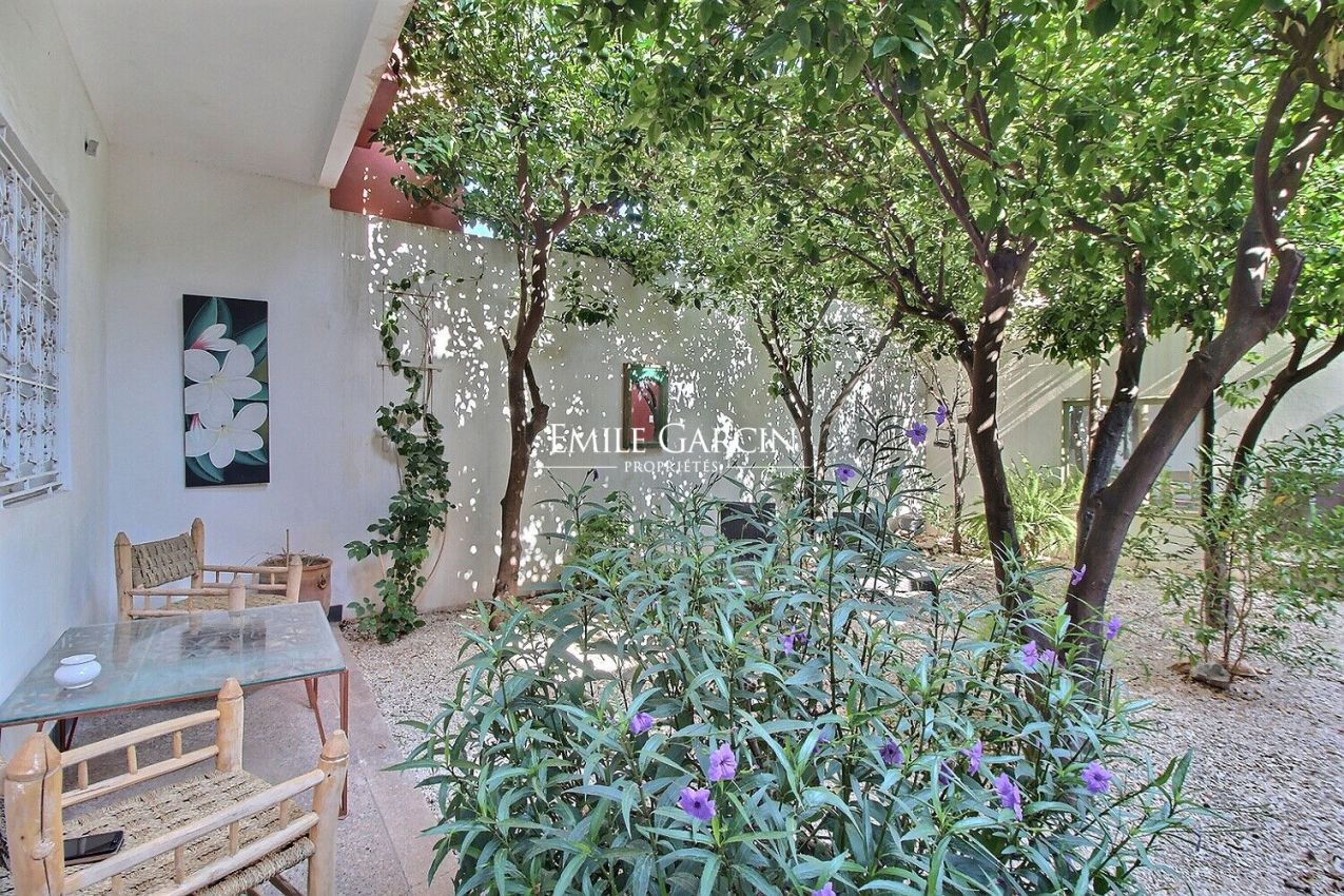À vendre rare maison de ville à deux pas du Jardin Majorelle à Marrakech - Emile Garcin Maroc - Image 1